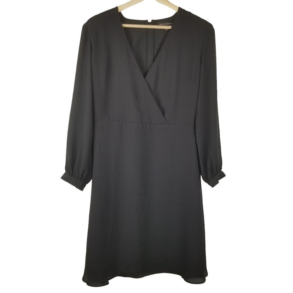 Banana Republic Dress Womens 2 Black‎ Surplice Neckline Chiffon LBD Classic